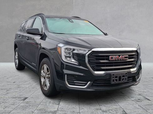 Certified 2022 GMC Terrain SLE w/ Driver Convenience Package image 1