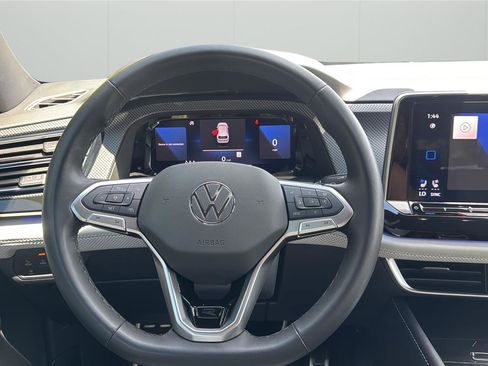 Used 2025 Volkswagen Atlas Cross Sport SEL Premium R-Line image 22