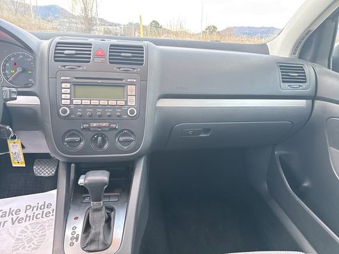 Used 2008 Volkswagen Rabbit S image 16