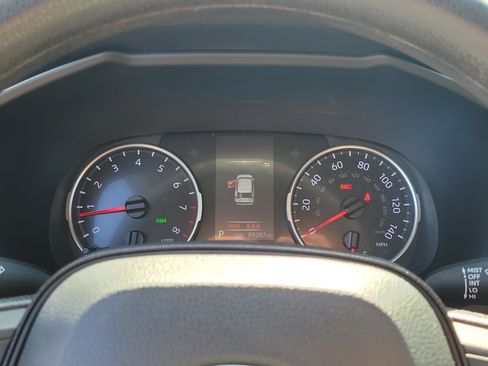 Used 2021 Toyota RAV4 XLE w/ Convenience Package FWD image 26