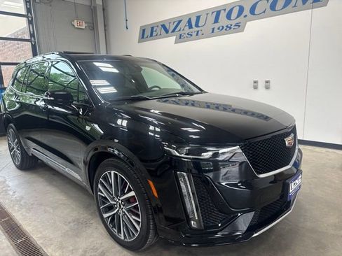 Used 2024 Cadillac XT6 Sport w/ Technology Package AWD/4WD image 2