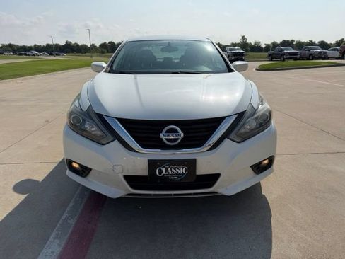 Used 2018 Nissan Altima 2.5 SR FWD image 8