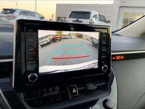 Used 2020 Toyota Corolla LE image 26