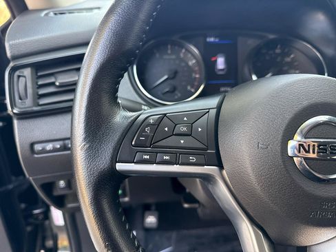 Used 2020 Nissan Rogue SV AWD/4WD image 18