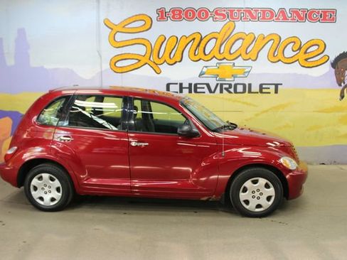 Used 2009 Chrysler PT Cruiser FWD image 1