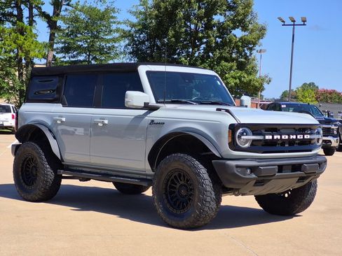 Used 2022 Ford Bronco Outer Banks AWD/4WD image 3