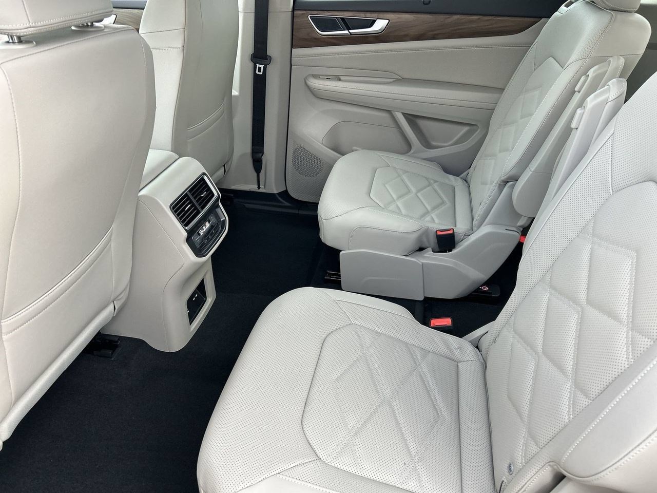 New 2026 Volkswagen Atlas SE AWD/4WD image 13