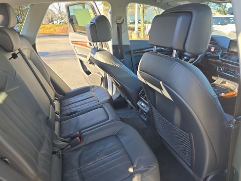 Used 2018 Audi Q5 2.0T Premium Plus w/ Premium Plus Package image 11