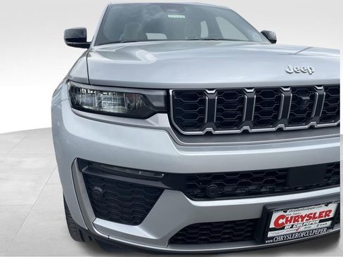 New 2026 Jeep Grand Cherokee L Limited AWD/4WD image 24