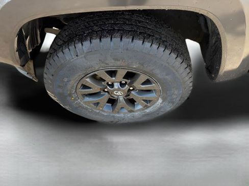 Used 2023 Toyota Tacoma SR5 AWD/4WD image 22
