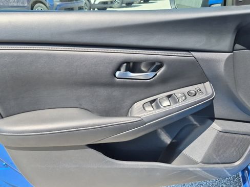 Used 2024 Nissan Sentra SV FWD image 9