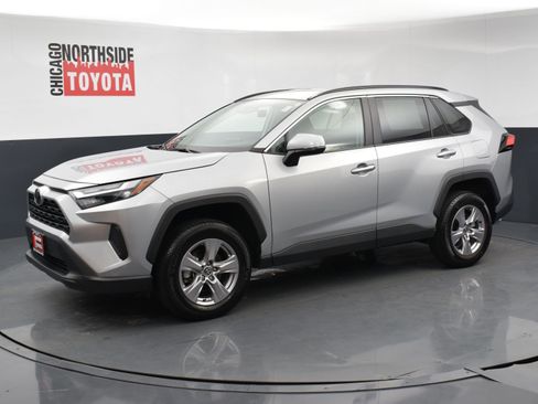 Used 2025 Toyota RAV4 XLE AWD/4WD image 8