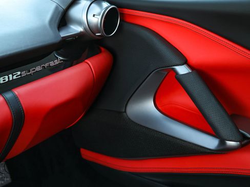 Used 2019 Ferrari 812 Superfast RWD image 36