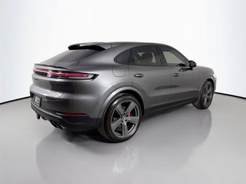 Certified 2026 Porsche Cayenne S AWD/4WD image 7