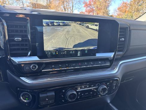 Used 2022 Chevrolet Silverado 1500 LTZ w/ LTZ Premium Package image 15