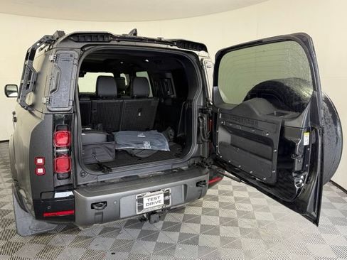 Used 2025 Land Rover Defender 130 Outbound AWD/4WD image 18