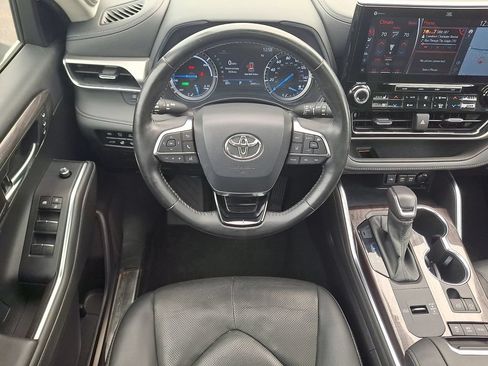 Used 2021 Toyota Highlander Platinum AWD/4WD image 12