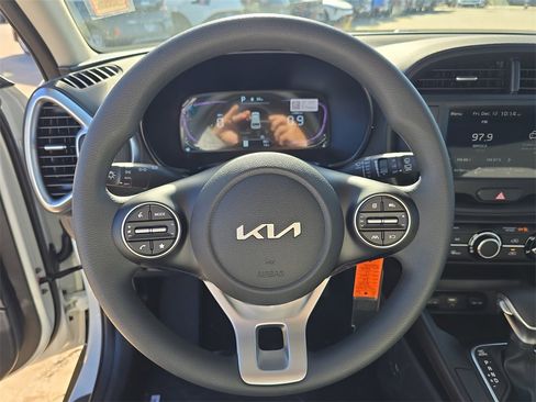 New 2025 Kia Soul LX image 30