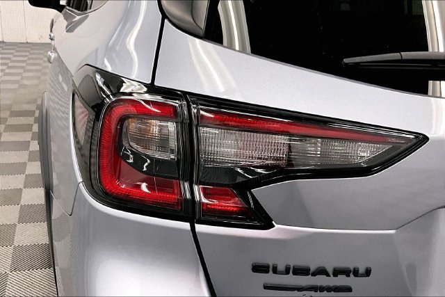 Used 2024 Subaru Outback Onyx Edition AWD/4WD image 36