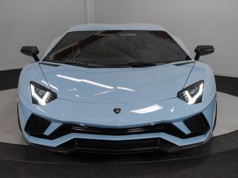 Used 2018 Lamborghini Aventador S image 11