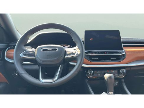 Used 2025 Jeep Compass Limited AWD/4WD image 12