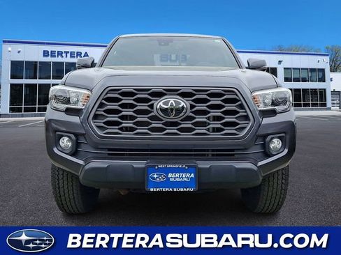 Used 2021 Toyota Tacoma TRD Off-Road w/ Technology Package AWD/4WD image 2