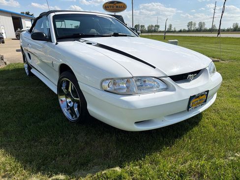 Used 1996 Ford Mustang Convertible RWD image 35