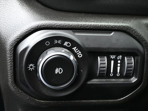 Used 2021 Jeep Wrangler Unlimited Sahara image 14