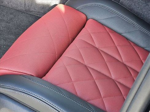 New 2026 BMW X6 xDrive40i w/ Climate Comfort Package image 4