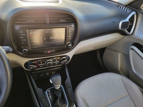 Used 2023 Kia Soul LX image 20