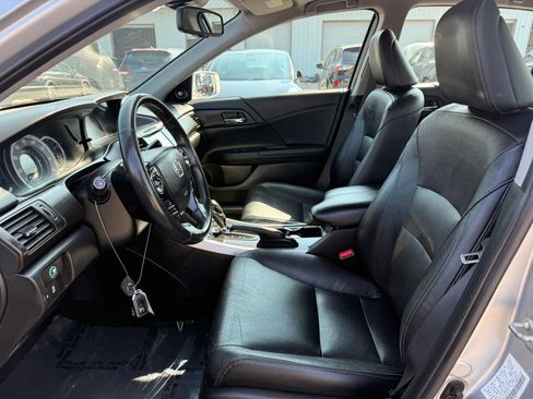 Used 2015 Honda Accord Touring image 2
