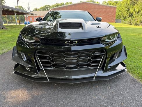 Used 2018 Chevrolet Camaro ZL1 RWD image 10