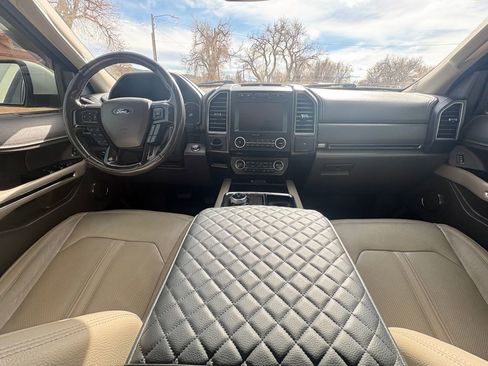 Used 2018 Ford Expedition Limited image 25