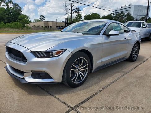 Used 2016 Ford Mustang Premium image 2