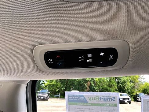 Used 2023 Chrysler Voyager LX FWD image 12