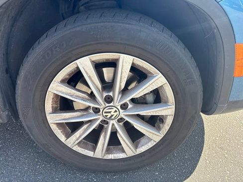 Used 2018 Volkswagen Tiguan Limited w/ Alloy Wheels Package AWD/4WD image 20