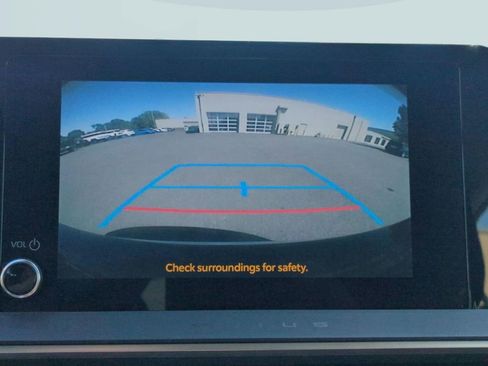 Used 2024 Toyota Prius Prime FWD image 19