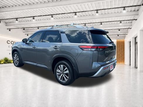 Used 2023 Nissan Pathfinder SL AWD/4WD image 8
