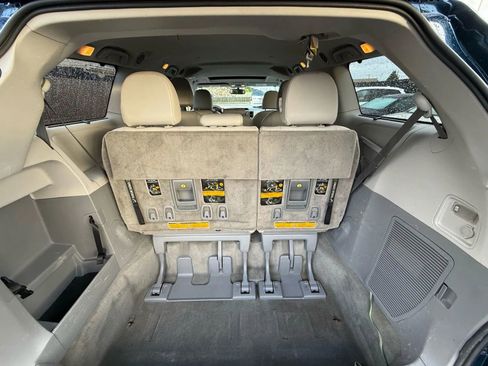 Used 2012 Toyota Sienna XLE image 11