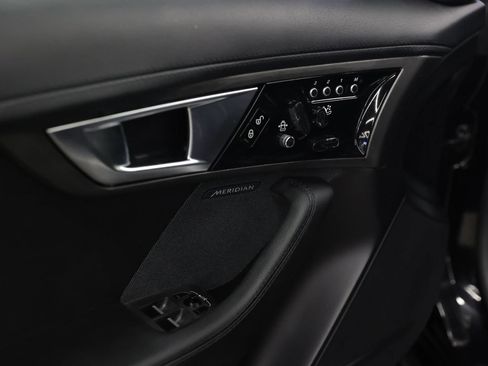 Used 2014 Jaguar F-TYPE Convertible RWD image 33