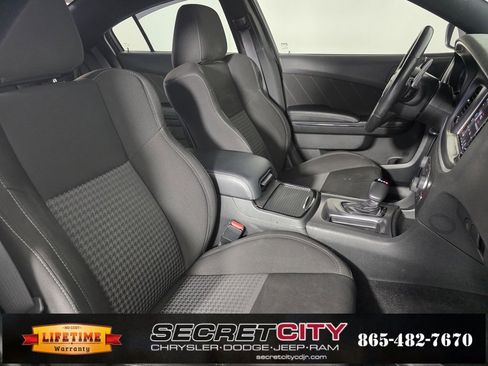 Used 2022 Dodge Charger R/T w/ Blacktop Package image 31