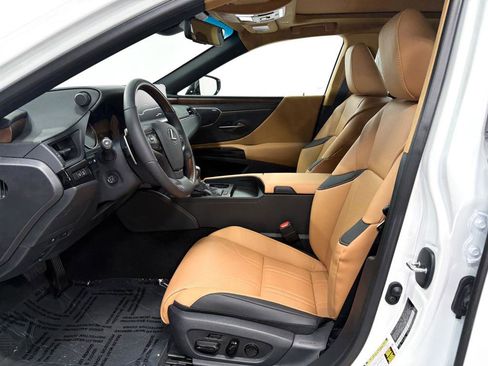 New 2025 Lexus ES 350 Ultra Luxury image 4