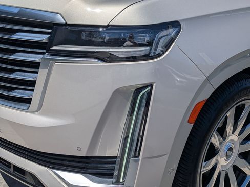 Used 2021 Cadillac Escalade Premium Luxury Platinum AWD/4WD image 11