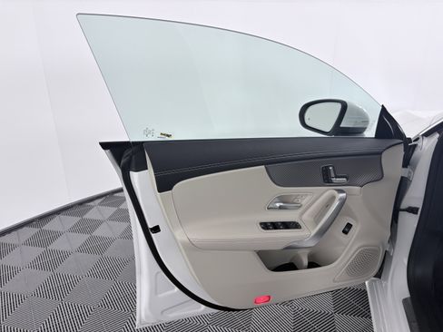 Used 2025 Mercedes-Benz CLA 250 4MATIC image 14