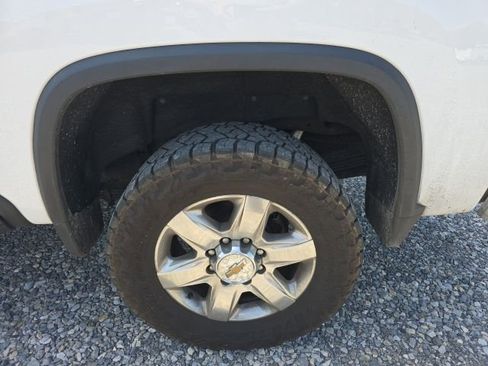 Used 2022 Chevrolet Silverado 2500 LTZ w/ LTZ Convenience Package image 4