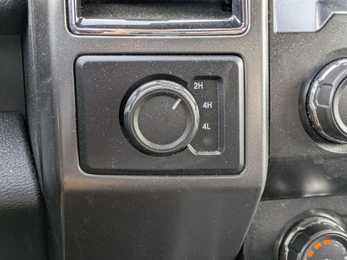 Used 2019 Ford F150 XLT w/ Equipment Group 302A Luxury AWD/4WD image 27