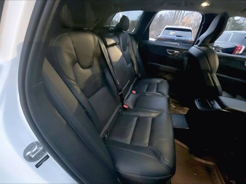 Used 2024 Volvo XC60 T8 Ultimate w/ Protection Package Premier image 16