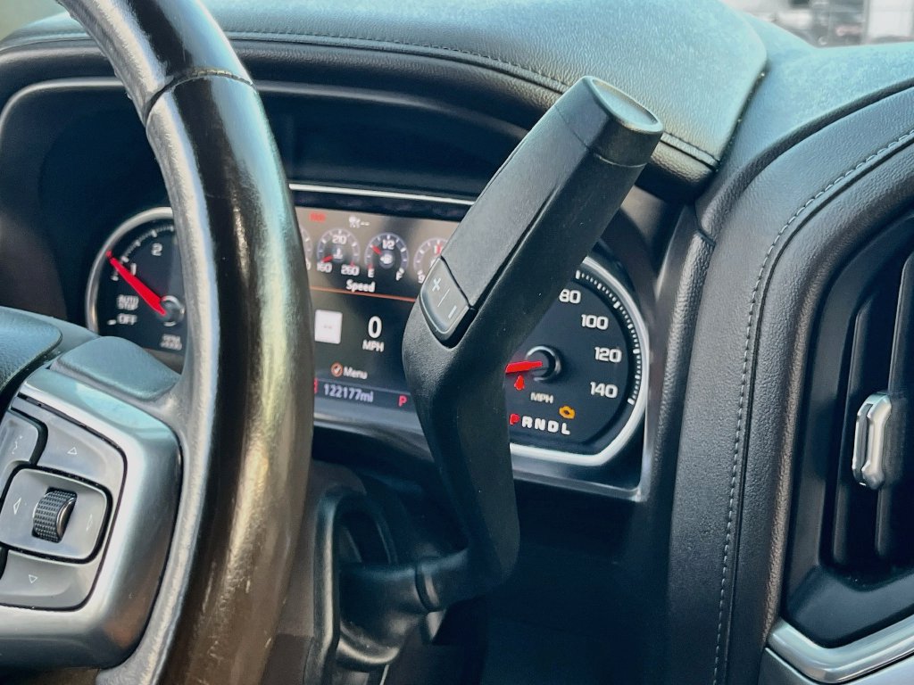 Used 2020 Chevrolet Silverado 1500 LTZ w/ LTZ Premium Package RWD image 17