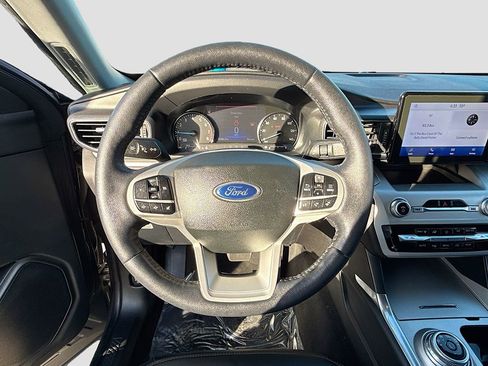 Used 2022 Ford Explorer XLT w/ Equipment Group 202A image 29
