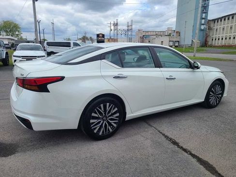 Used 2023 Nissan Altima 2.5 SV FWD image 6